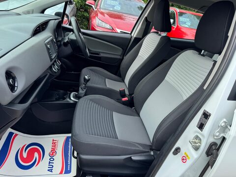 Toyota Yaris 1.5 VVT-i Icon Tech Euro 6 5dr 38