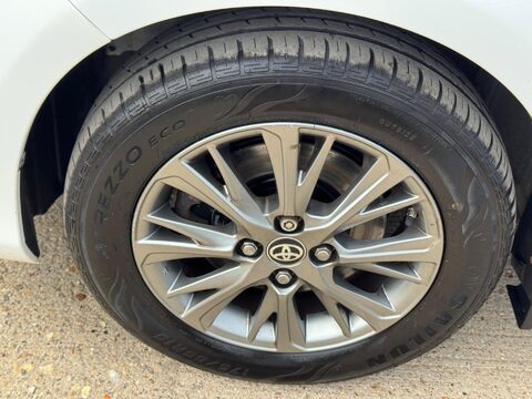 Toyota Yaris 1.5 VVT-i Icon Tech Euro 6 5dr 43