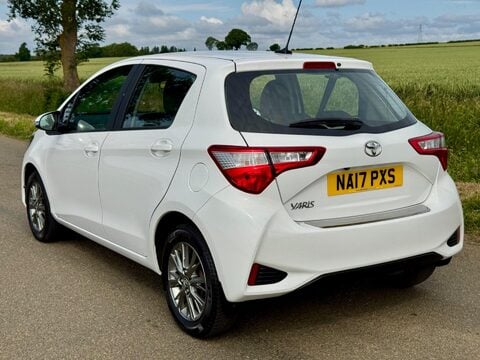 Toyota Yaris 1.5 VVT-i Icon Tech Euro 6 5dr 8