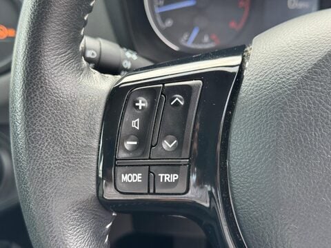 Toyota Yaris 1.5 VVT-i Icon Tech Euro 6 5dr 29
