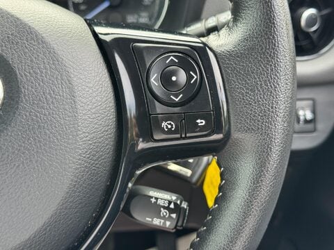 Toyota Yaris 1.5 VVT-i Icon Tech Euro 6 5dr 30