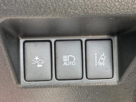 Toyota Yaris 1.5 VVT-i Icon Tech Euro 6 5dr 34