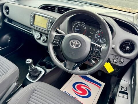 Toyota Yaris 1.5 VVT-i Icon Tech Euro 6 5dr 37