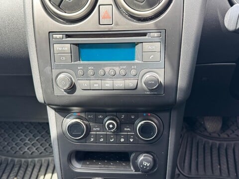 Nissan Qashqai 1.5 dCi Acenta 2WD Euro 5 5dr 9