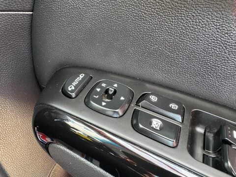 Kia Soul 1.6 CRDi Connect Auto Euro 5 5dr 28