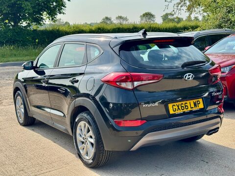 Hyundai TUCSON 2.0 CRDi SE Nav Auto 4WD Euro 6 5dr 7