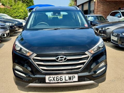 Hyundai TUCSON 2.0 CRDi SE Nav Auto 4WD Euro 6 5dr 4