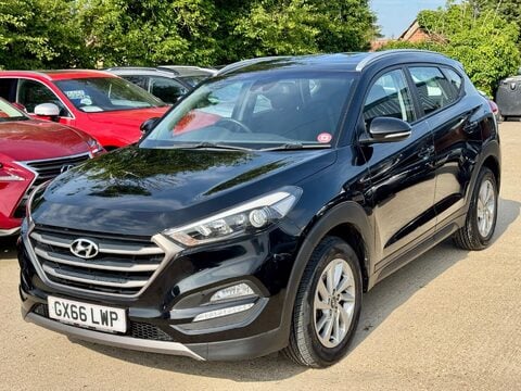 Hyundai TUCSON 2.0 CRDi SE Nav Auto 4WD Euro 6 5dr 5
