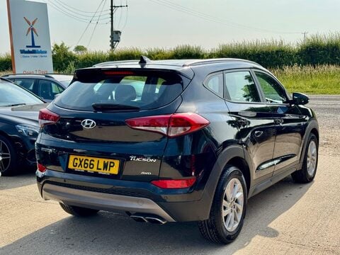 Hyundai TUCSON 2.0 CRDi SE Nav Auto 4WD Euro 6 5dr 8
