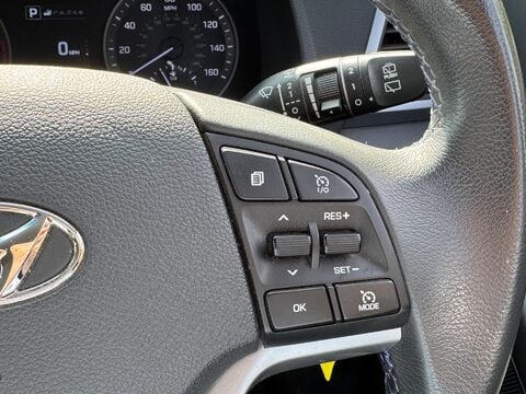Hyundai TUCSON 2.0 CRDi SE Nav Auto 4WD Euro 6 5dr 25