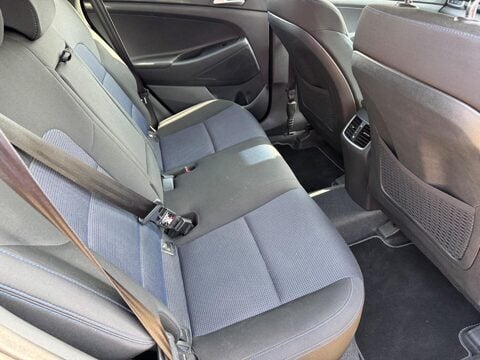 Hyundai TUCSON 2.0 CRDi SE Nav Auto 4WD Euro 6 5dr 32