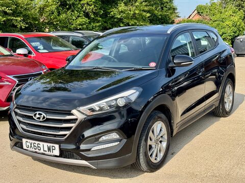 Hyundai TUCSON 2.0 CRDi SE Nav Auto 4WD Euro 6 5dr 6