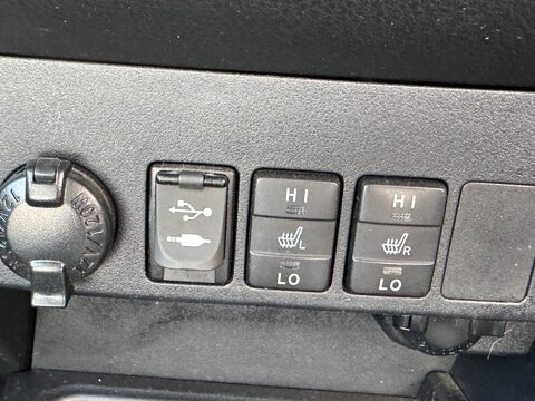 Toyota Rav4 2.2 D-CAT Invincible Auto 4WD Euro 5 5dr 18