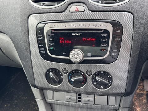 Ford Focus 1.8 TDCi Titanium 5dr 9