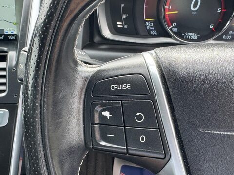 Volvo XC60 2.4 D4 R-Design Lux Nav Auto AWD Euro 6 (s/s) 5dr 29