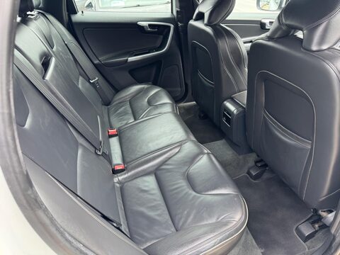 Volvo XC60 2.4 D4 R-Design Lux Nav Auto AWD Euro 6 (s/s) 5dr 40