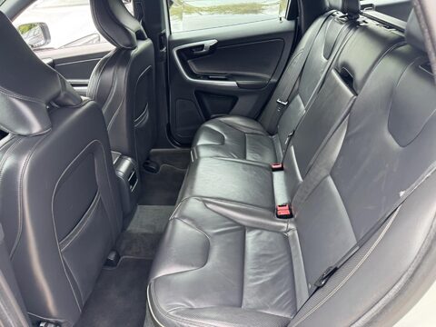 Volvo XC60 2.4 D4 R-Design Lux Nav Auto AWD Euro 6 (s/s) 5dr 41