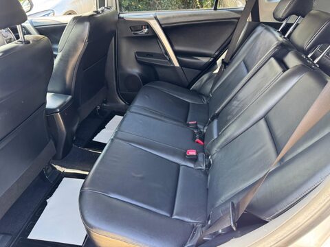 Toyota Rav4 2.2 D-4D Invincible 4WD Euro 5 5dr 40