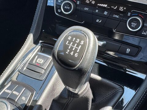 BMW 2 Series 2.0 218d Sport Euro 6 (s/s) 5dr 34