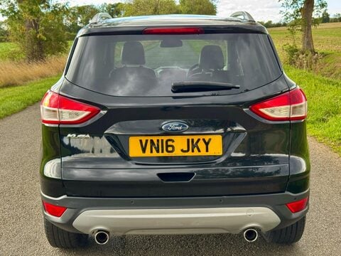 Ford Kuga 2.0 TDCi Titanium AWD Euro 6 (s/s) 5dr 9