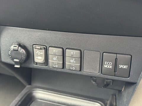 Toyota Rav4 2.2 D-CAT Invincible Auto 4WD Euro 5 5dr 16