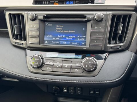 Toyota Rav4 2.2 D-CAT Invincible Auto 4WD Euro 5 5dr 8
