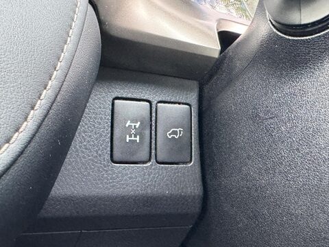 Toyota Rav4 2.2 D-CAT Invincible Auto 4WD Euro 5 5dr 23