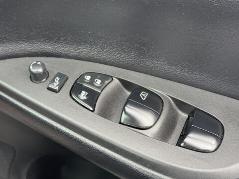 Nissan Pulsar 1.5 dCi Tekna Euro 6 (s/s) 5dr 33