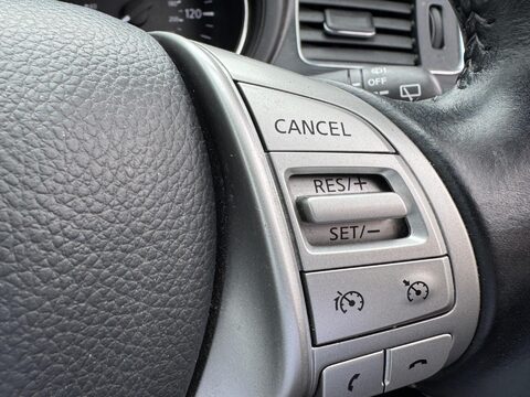 Nissan Pulsar 1.5 dCi Tekna Euro 6 (s/s) 5dr 15