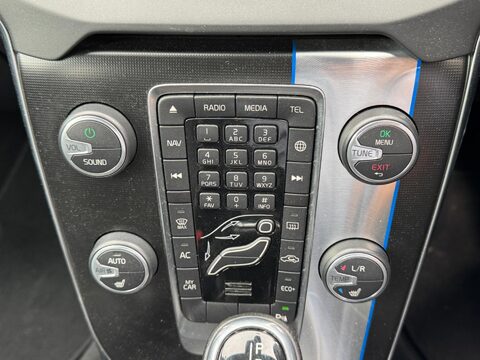 Volvo V40 2.0 D2 R-Design Nav Auto Euro 6 (s/s) 5dr 8