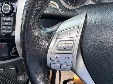 Nissan Navara 2.3 dCi Tekna Auto 4WD Euro 6 4dr 30