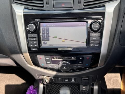 Nissan Navara 2.3 dCi Tekna Auto 4WD Euro 6 4dr 15