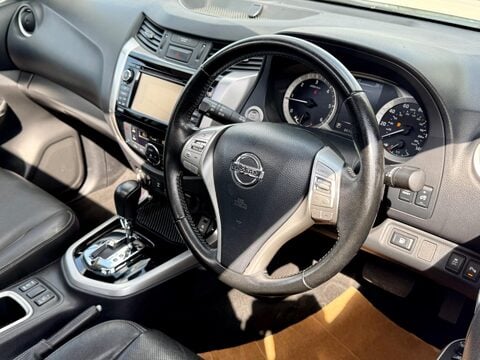 Nissan Navara 2.3 dCi Tekna Auto 4WD Euro 6 4dr 2