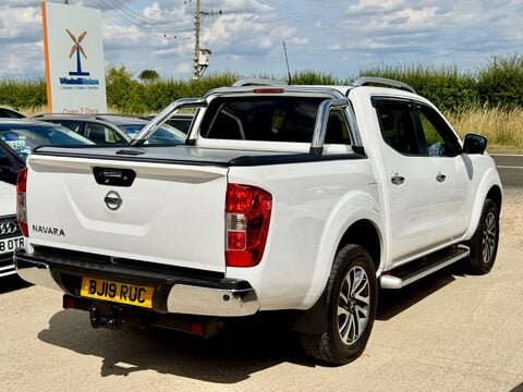 Nissan Navara 2.3 dCi Tekna Auto 4WD Euro 6 4dr 9