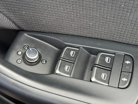 Audi Q3 1.4 TFSI CoD S line Edition Euro 6 (s/s) 5dr 39