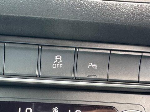 Audi Q3 1.4 TFSI CoD S line Edition Euro 6 (s/s) 5dr 31