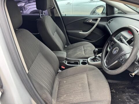 Vauxhall Astra 1.7 CDTi ecoFLEX Exclusiv Sports Tourer Euro 5 5dr 8