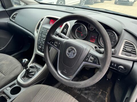 Vauxhall Astra 1.7 CDTi ecoFLEX Exclusiv Sports Tourer Euro 5 5dr 2