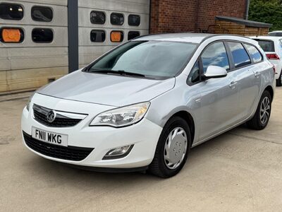 Vauxhall Astra 1.7 CDTi ecoFLEX Exclusiv Sports Tourer Euro 5 5dr