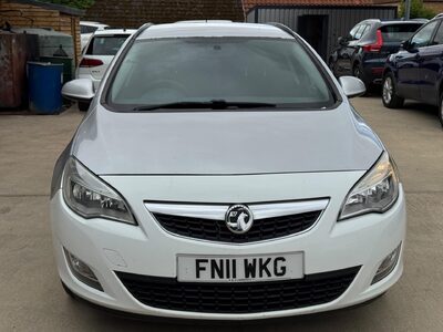 Vauxhall Astra 1.7 CDTi ecoFLEX Exclusiv Sports Tourer Euro 5 5dr