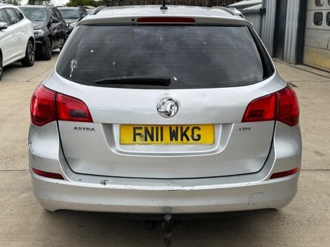 Vauxhall Astra 1.7 CDTi ecoFLEX Exclusiv Sports Tourer Euro 5 5dr 6