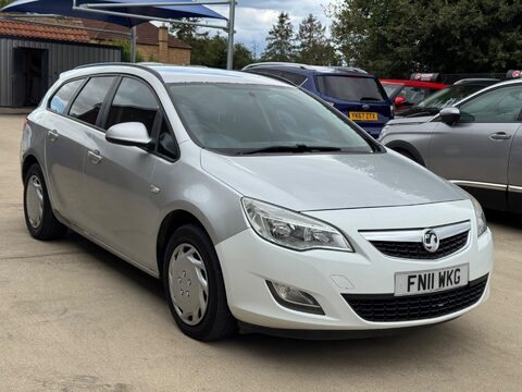 Vauxhall Astra 1.7 CDTi ecoFLEX Exclusiv Sports Tourer Euro 5 5dr 1