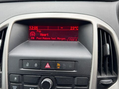 Vauxhall Astra 1.7 CDTi ecoFLEX Exclusiv Sports Tourer Euro 5 5dr 9