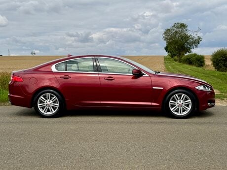 Jaguar XF 2.2d Luxury Auto Euro 5 (s/s) 4dr