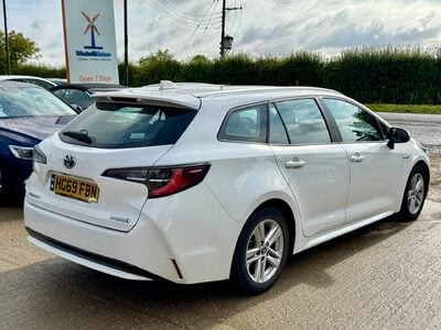 Toyota Corolla 1.8 VVT-h Icon Touring Sports CVT Euro 6 (s/s) 5dr