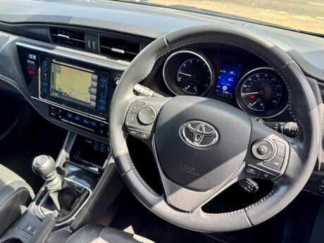 Toyota Auris 1.2 VVT-i Excel Euro 6 (s/s) 5dr