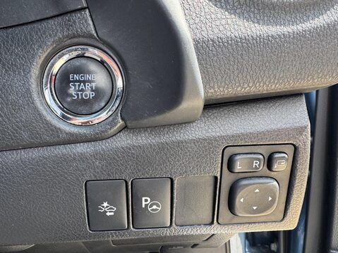 Toyota Auris 1.2 VVT-i Excel Euro 6 (s/s) 5dr 28