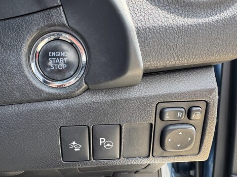 Toyota Auris 1.2 VVT-i Excel Euro 6 (s/s) 5dr 27