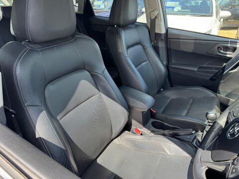 Toyota Auris 1.2 VVT-i Excel Euro 6 (s/s) 5dr 10