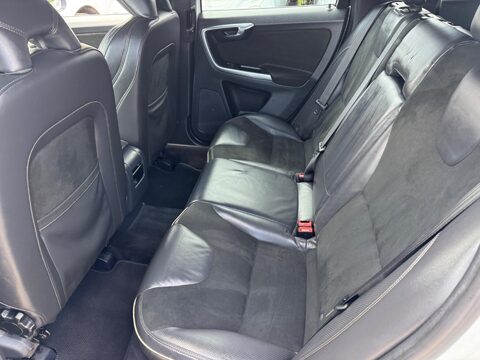 Volvo XC60 2.4 D5 R-Design Nav Geartronic AWD Euro 5 5dr 33